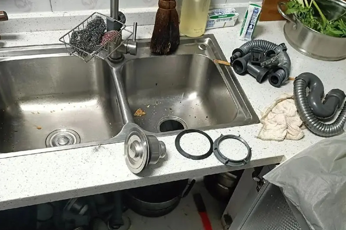 廚房下水道堵了找人疏通需要多少錢